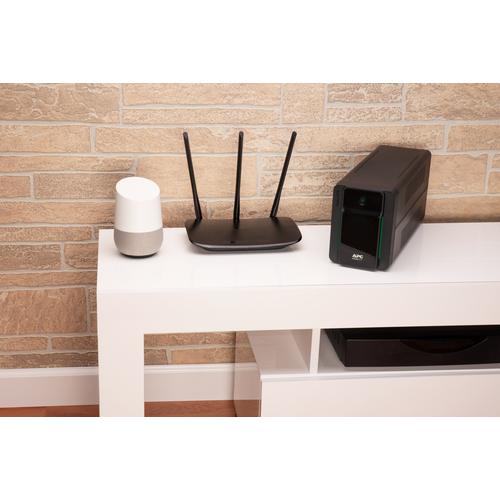 APC APC Easy UPS 900VA  230V  AVR  Schuko Sockets