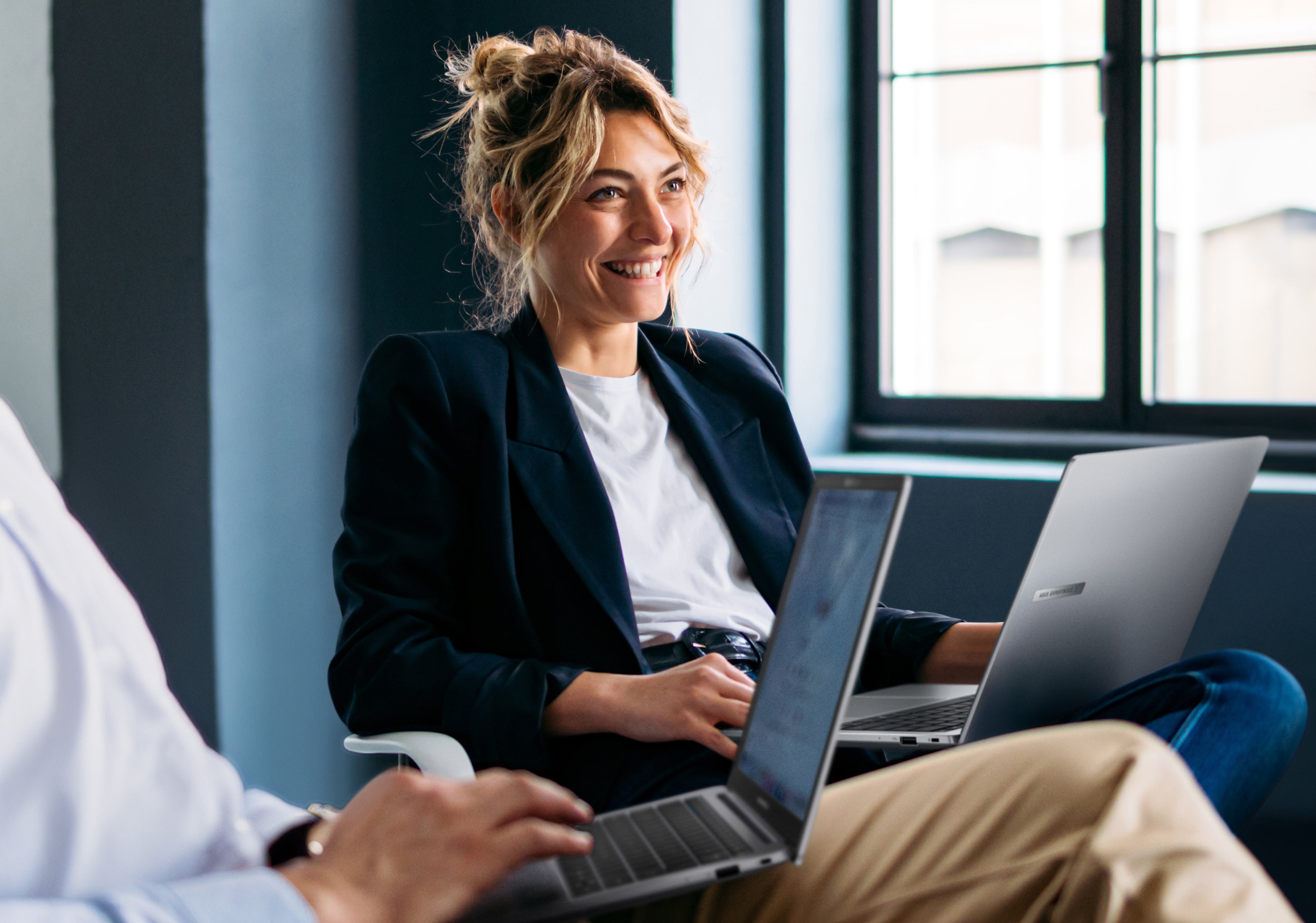 14 WQXGA(WQ) 2560X1600 16:10 CORE ULTRA7 258V 32GB 1TB 2280 PCIE G4 SSD Intel UMA Backlit Chiclet Keyboard W/FINGERPRINT 63WHr WIN11 PRO QWERTY