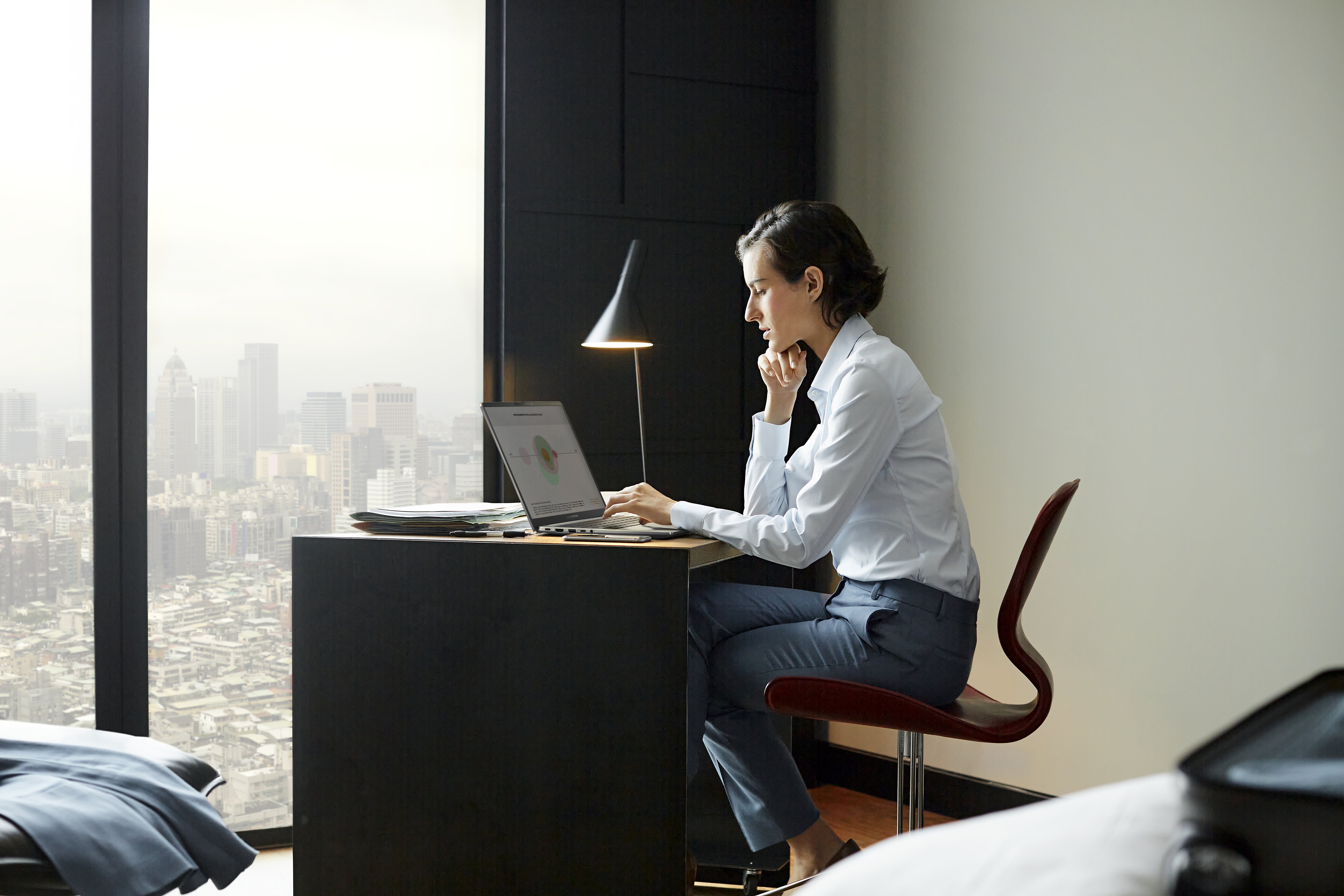 14 WQXGA(WQ) 2560X1600 16:10 CORE ULTRA7 258V 32GB 1TB 2280 PCIE G4 SSD Intel UMA Backlit Chiclet Keyboard W/FINGERPRINT 63WHr WIN11 PRO QWERTY