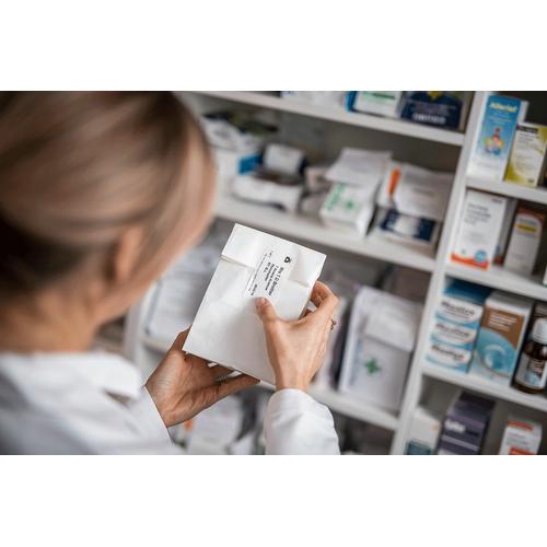 Brother Verpakt per 8 stuks - prijs per stuk voorgestanste labelrol: 76 x 44 mm direct thermisch wit 400 labels/rol