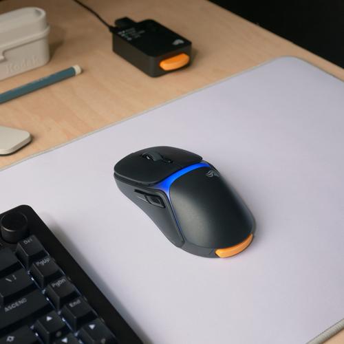 Glorious Gaming - draadloze gamingmuis Model O3 - Uitwisselbaar InfinitePlay-batterijsysteem, 8k polling, 130M click optische schakelaars, licht gewicht van 66 g, 30K DPI optische sensor, RGB - Zwart